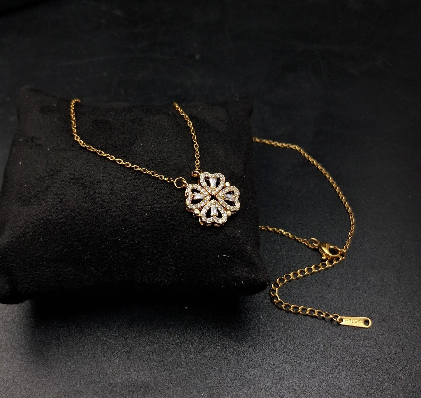 Delicate Floral Gold-Plated Pendant Necklace with Sparkling Stones